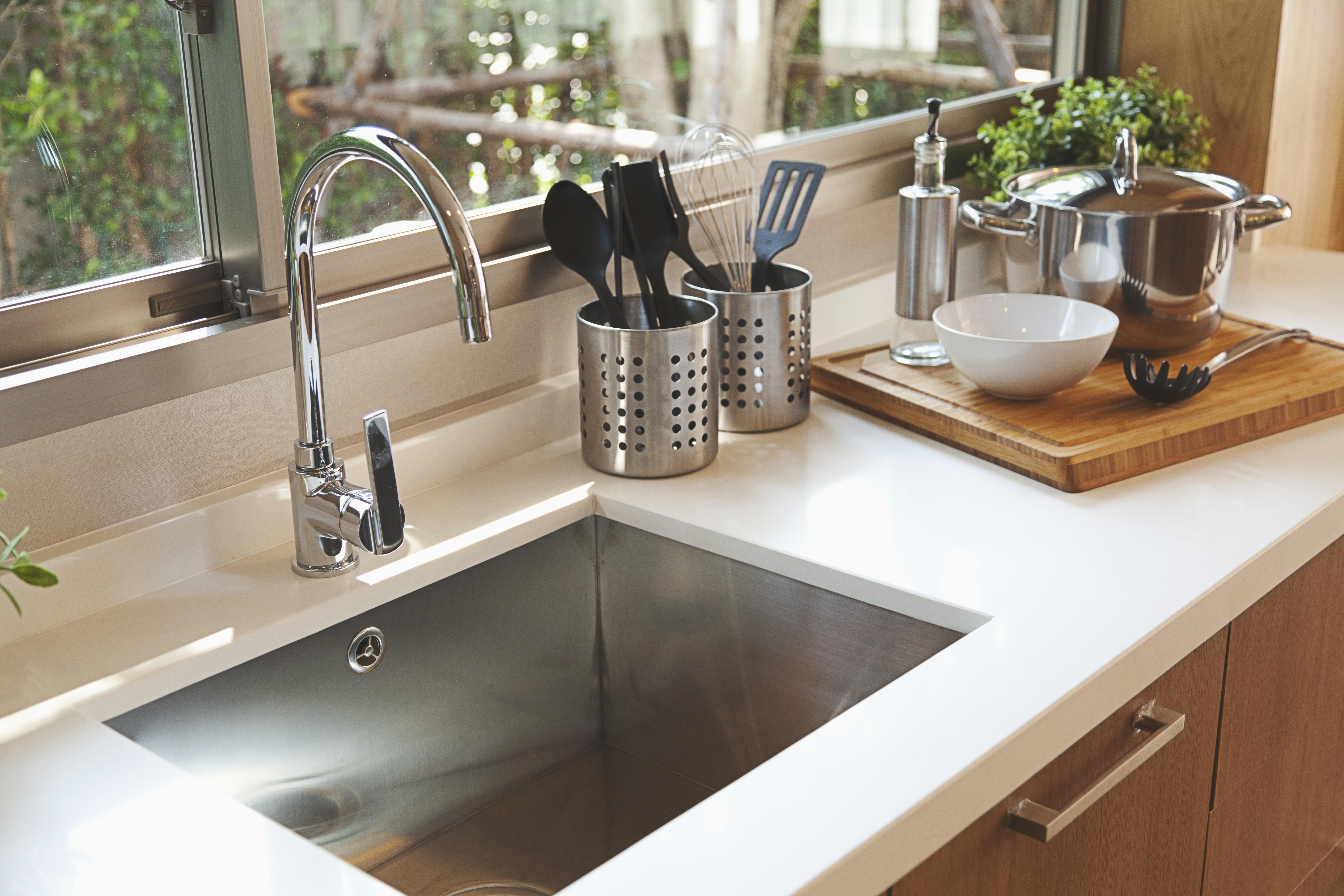 Kitchen-White-Benchtop-With-Undermount-Sink | Cheapest ...